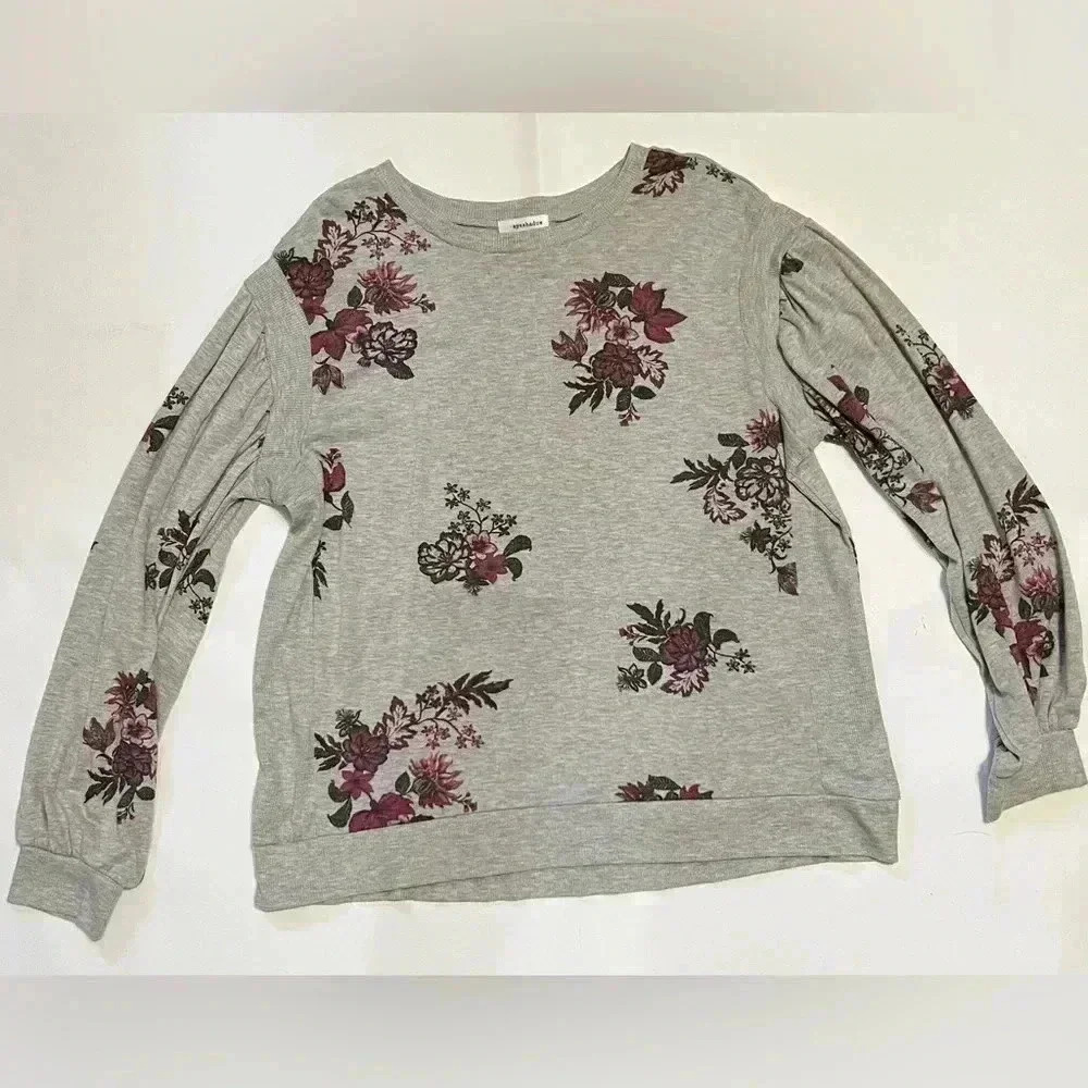 Eyeshadow long sleeve sweater size large